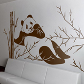 Панда в бамбуке